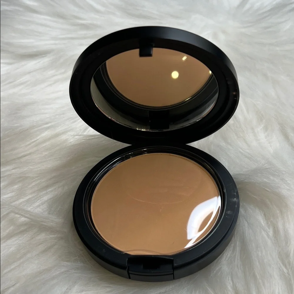 MAC NEW STUDIO FIX POWDER PLUS FOUNDATION - NC16